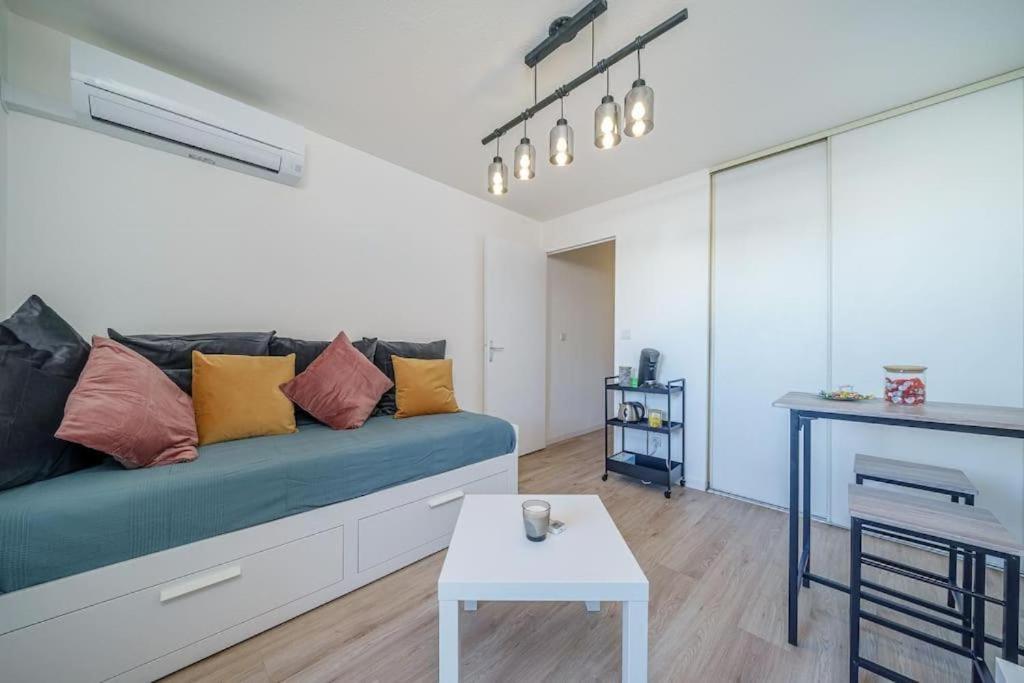Appartement Climatise Avec Terrasse Tout Equipe A 5Min De La Gare St Charles Marsylia Zewnętrze zdjęcie